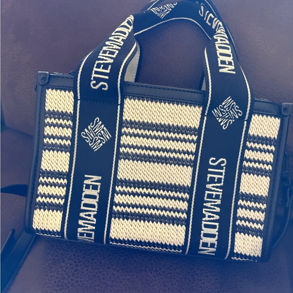 Steve Madden Black and White Crossbody Bag EUC